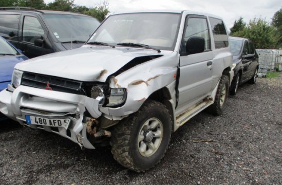 MITSUBISHI PAJERO 2.5 TD 3P