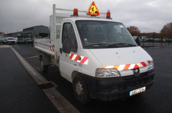 PEUGEOT BOXER 2.2 HDI BENNE 2P