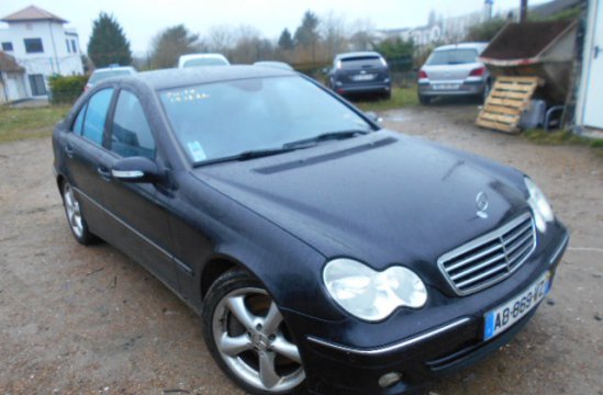 MERCEDES C220 2.2 CDI 4P