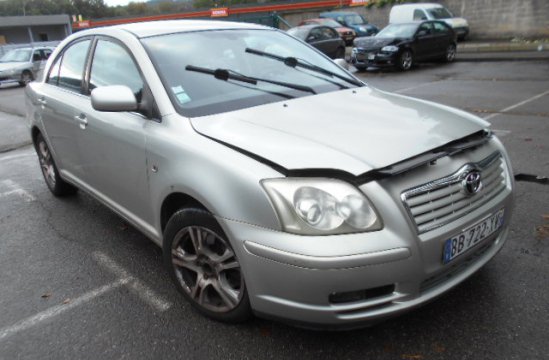 TOYOTA AVENSIS 2.2 D-4D 5P