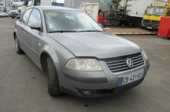 VOLKSWAGEN PASSAT 1.9 TDI 4P