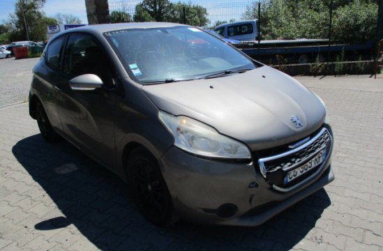 PEUGEOT 208 1.6 HDI 3P