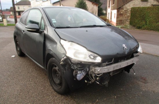 PEUGEOT 208 1.2 I 3P