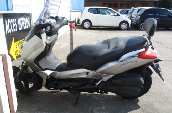 YAMAHA YP125R