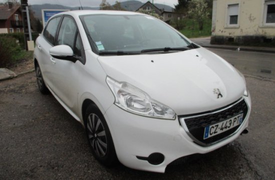 PEUGEOT 208 1.6 HDI 5P