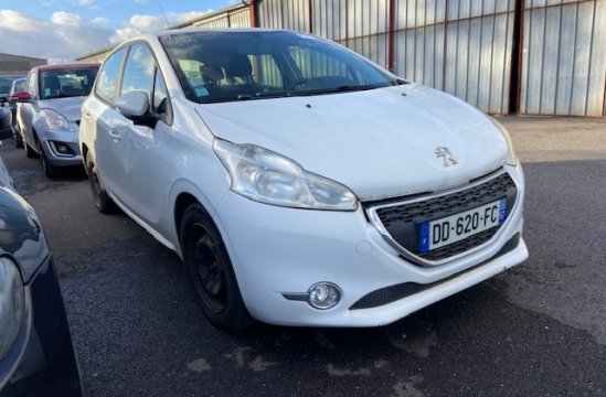 PEUGEOT 208 1.6 HDI 5P