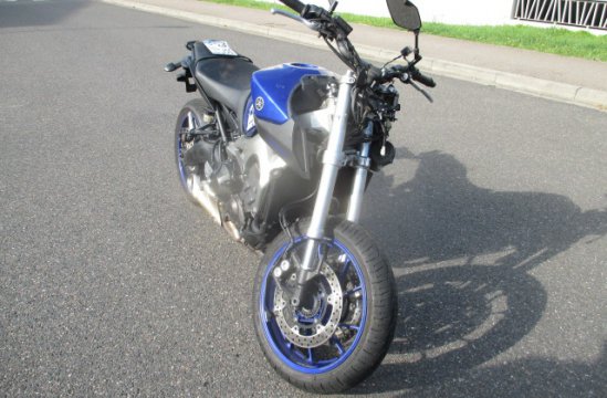 YAMAHA MT-09