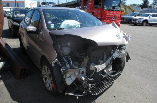 PEUGEOT 208 1.2 I BA 5P