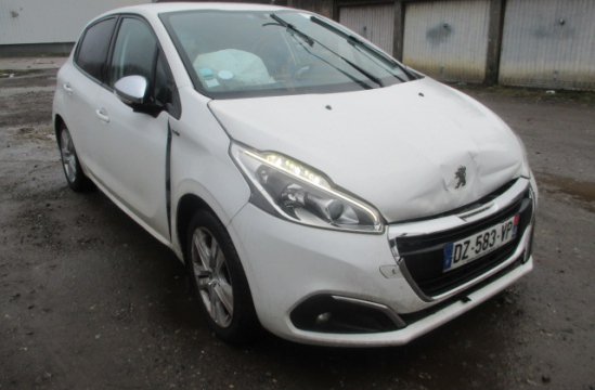 PEUGEOT 208 1.2 I 5P