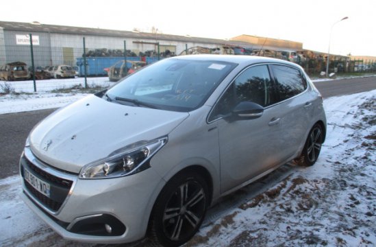 PEUGEOT 208 1.2 I 5P