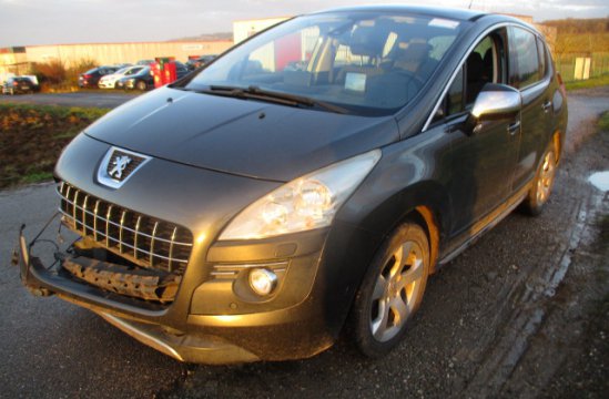 PEUGEOT 3008 1.6 HDI 5P