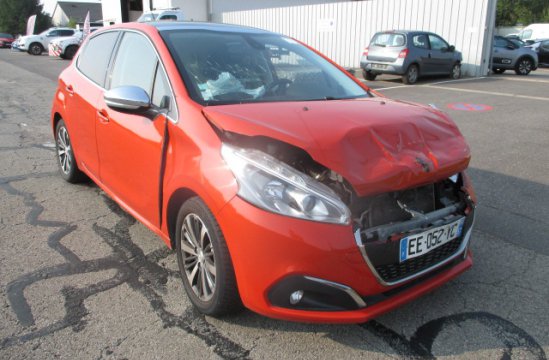 PEUGEOT 208 1.2 I 5P