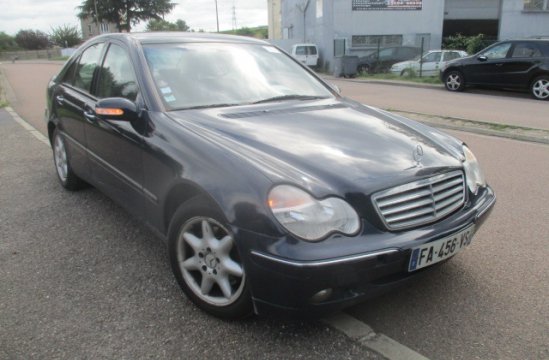 MERCEDES C270 2.7 CDI 4P