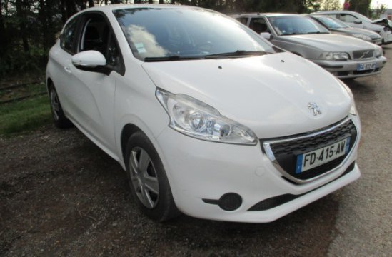 PEUGEOT 208 1.2 I 3P