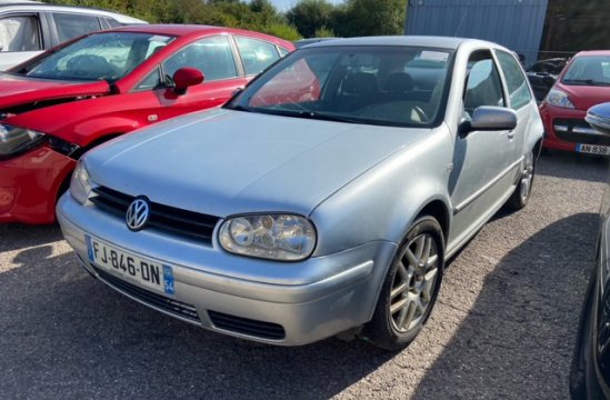 VOLKSWAGEN GOLF 1.9 TDI 3P