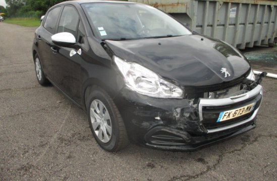 PEUGEOT 208 1.2 I 5P