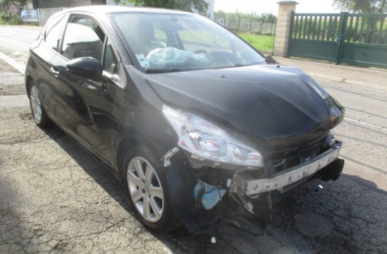 PEUGEOT 208 1.4 HDI 3P