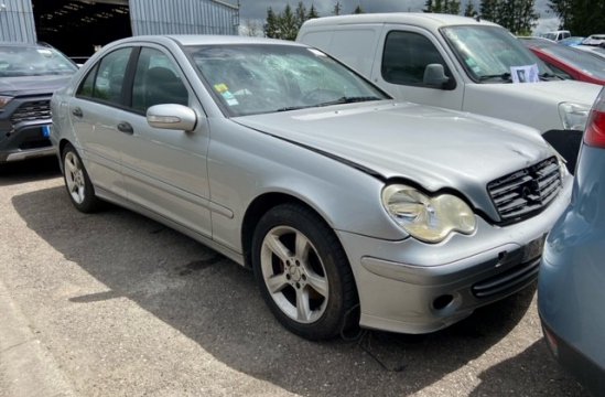 MERCEDES C220 2.2 CDI 4P