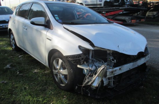 TOYOTA AURIS 1.8 EH BA 5P