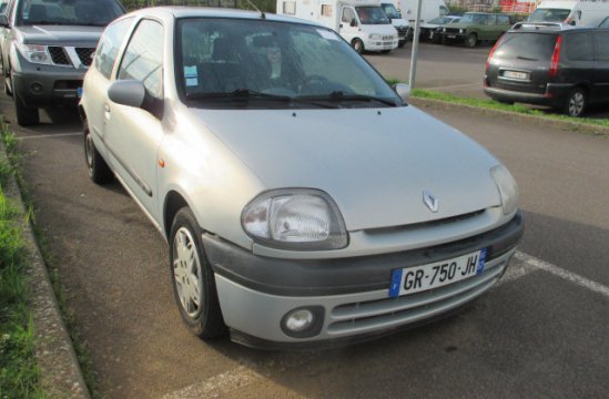 RENAULT CLIO 1.6 I 3P